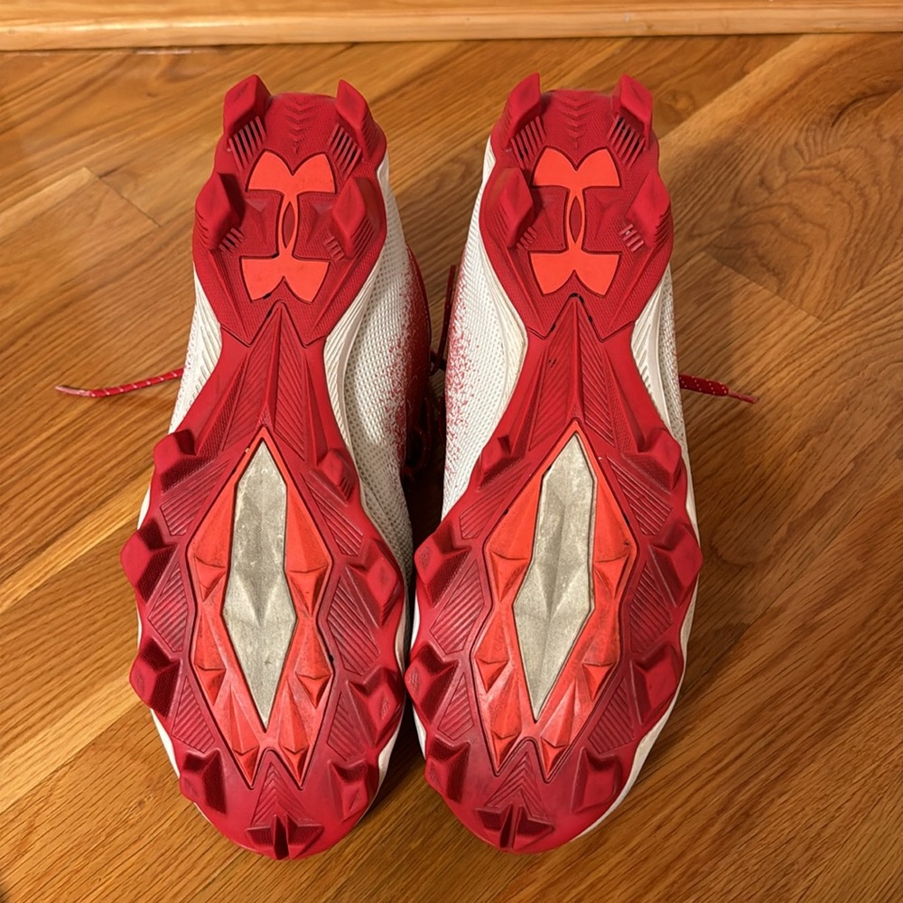 Men’s boys under Armour, football shoes, cleats, red, and white locked down - Picture 7 of 7